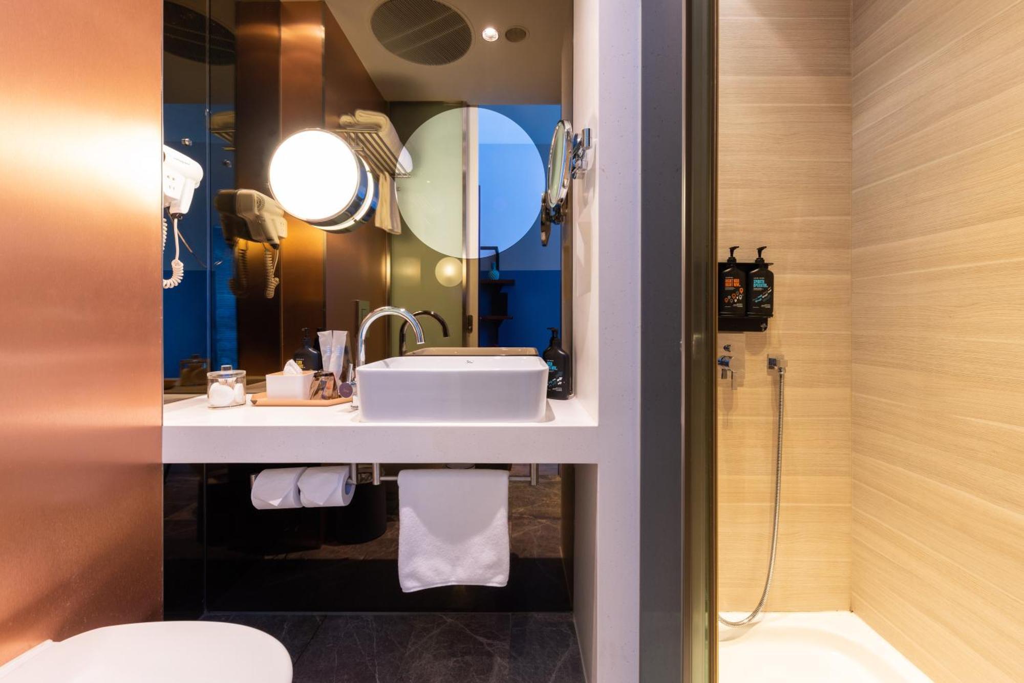 Dash Living On Queen'S Hongkong Exteriör bild