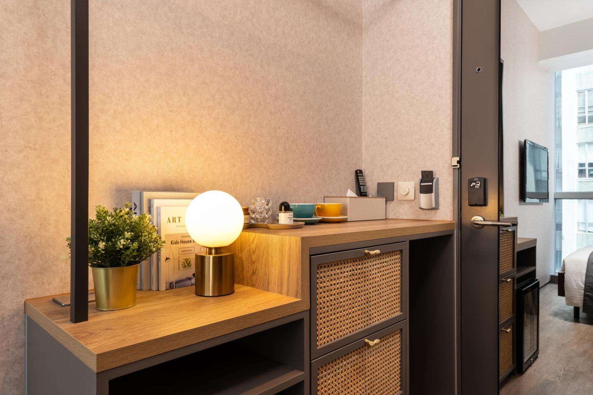 Dash Living On Queen'S Hongkong Exteriör bild