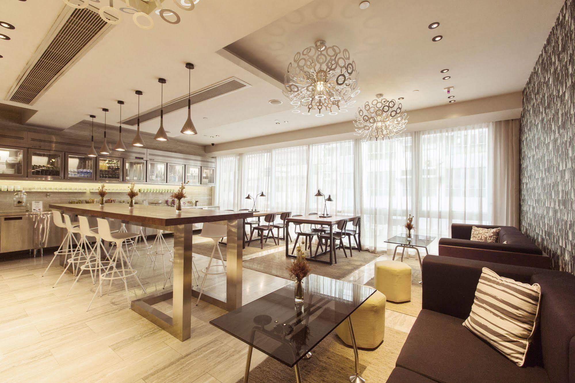 Dash Living On Queen'S Hongkong Exteriör bild